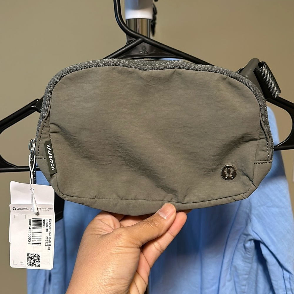 Lululemon everywhere belt bag